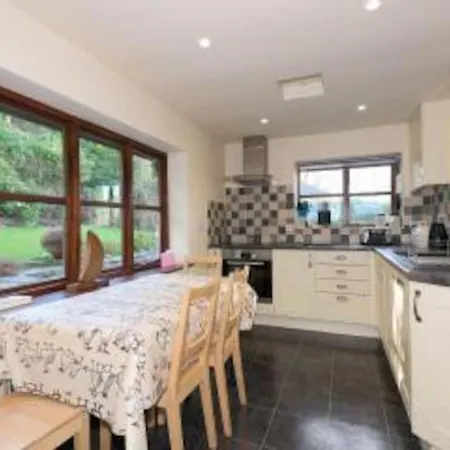 Winterfell Gorgeous Garden, Great Location *