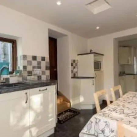 Winterfell Gorgeous Garden, Great Location *