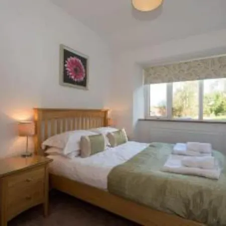 Winterfell Gorgeous Garden, Great Location Bowness-on-Windermere