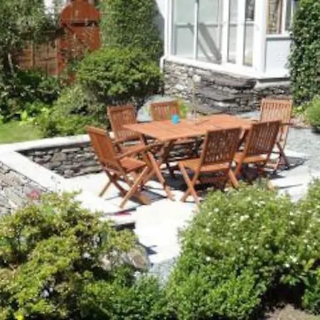 Winterfell Gorgeous Garden, Great Location Holiday home